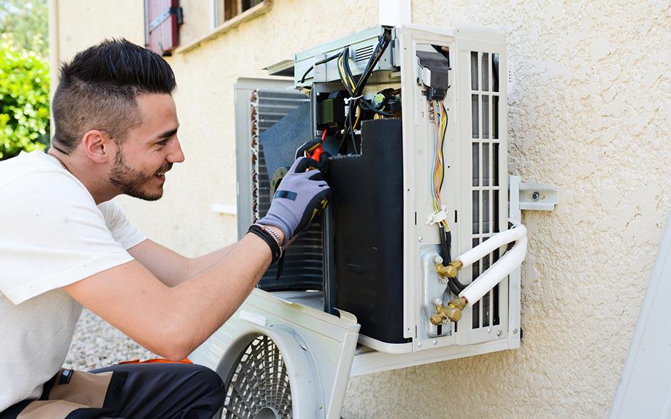 activité électricien Égly